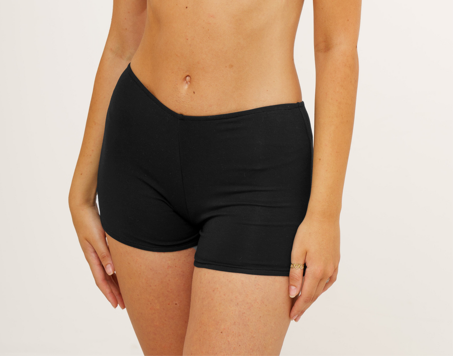 Basic short Black